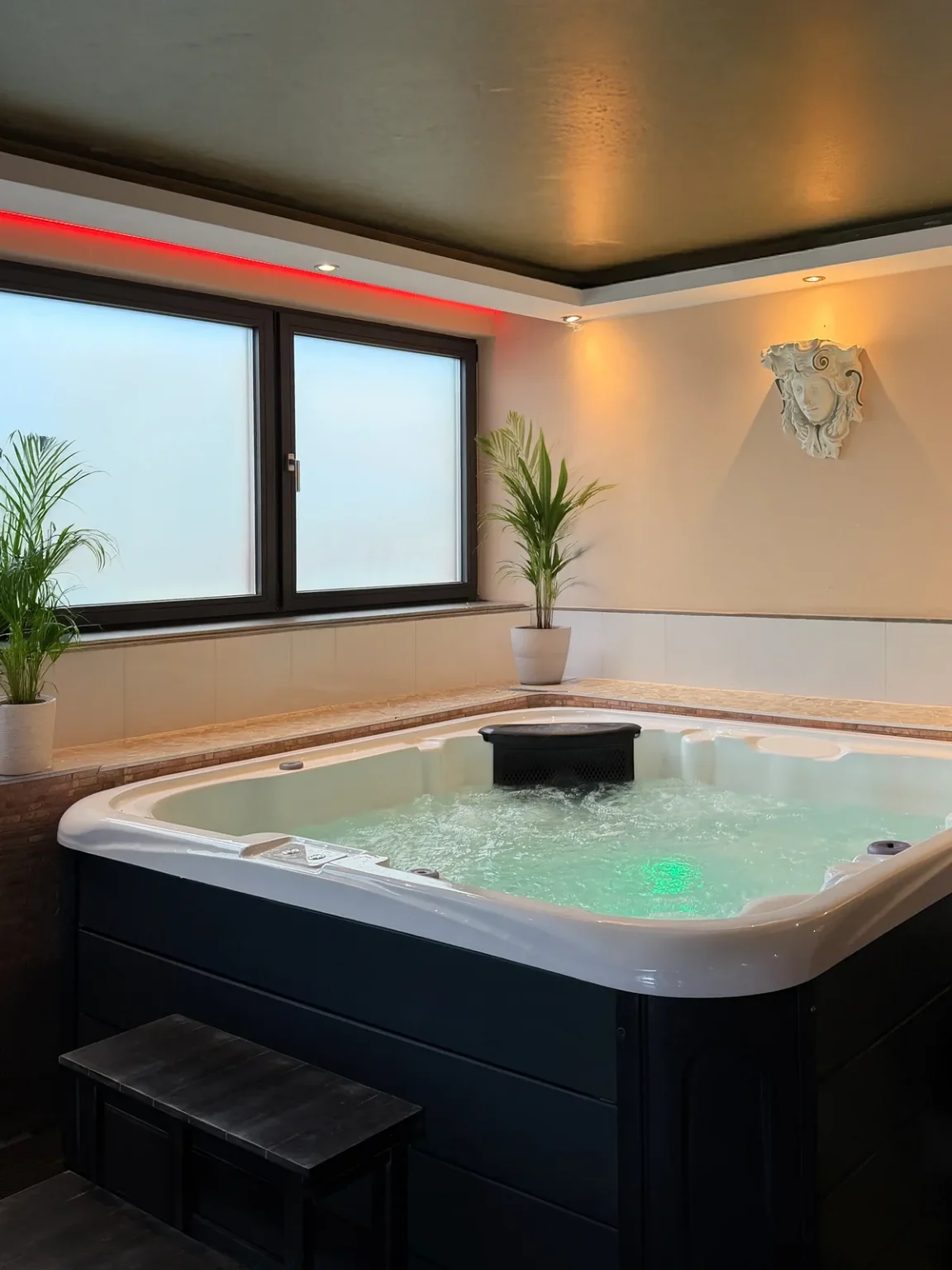 Whirlpool im zweiten Stock, FKK Sauna Club Atlantis München